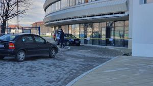 EXCLUSIV | Cazul Giurgiu, adoptat şi de Târgu Jiu. Zeci de persoane suspecte de Covid-19 au fost cazate la hotelul de la stadionul Municipal