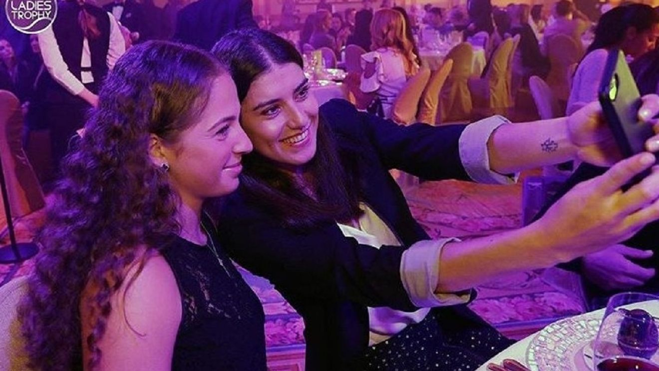 Momentul tensionat dintre Sorana Cîrstea și Jelena Ostapenko i-a lăsat perplecși pe jurnaliști la Wimbledon: „Erau cele mai bune prietene! Nu ne așteptam la asta"