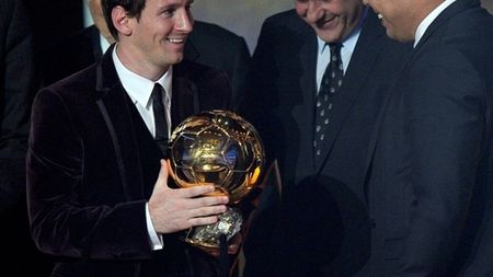 Messi, după al treilea Balon de Aur: "Vreau să împart titlul cu Xavi"** Ce diferență a fost între el și Cristiano Ronaldo