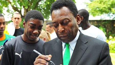 O nouă aroganță a lui Pele pentru Messi:** "E favoritul meu, dar altul ca mine nu va mai fi! Mama și tata au închis Â«fabricaÂ»"