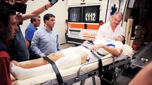 „N-am avut puterea să mă uit. M-ar răscoli”. La 12 ani după ce Gardoș i-a făcut franjuri piciorul stâng și „încă nu și-a cerut scuze”, Cosmin Băcilă se regăsește în drama accidentării lui Dragoș Iancu: „Îl voi suna să-l încurajez”. S-a apucat de o meserie inedită: „Urșii au ajuns să moară precum câinii vagabonzi” | EXCLUSIV