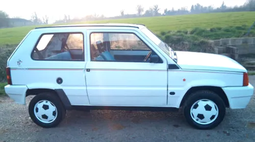 FOTO: Un Fiat Panda Italia ’90 a fost scos la vânzare. Doar 4 astfel de modele mai sunt în lume, dar prețul e foarte accesibil. Cât costă