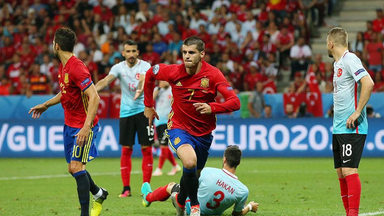 Welcome back, tiki-taka! Spania face o demonstrație de fotbal total și învinge Turcia cu 3-0. Italia - Suedia 1-0 și Cehia - Croația 2-2
