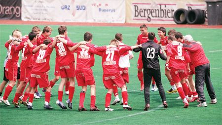 Birocrație pe spatele copiilor!** Vestiarele aduse din Franța nu pot fi folosite din cauza Ministerului de Interne