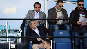 Lovitură pentru Mihai Rotaru: mijlocașul spaniol pe care voia să îl transfere pentru titlu nu mai poate semna liber de contract! Clauza secretă care îl blochează pe jucător | EXCLUSIV