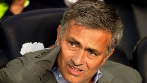 Războiul Barcelona - Mourinho se adâncește! Catalanii îi dau o a devărată lovitură lui Mou: cum "fură" un jucător din curtea lui Chelsea