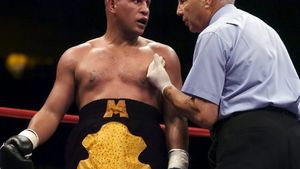 Mama lui Hector Camacho vrea ca băiatul său să fie deconectat de la aparate: **"El nu mai trăiește"