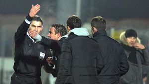 Final de an cu "cuțitele pe masă". Reghe ripostează după ce a fost atacat: "Îmi este scârbă, prea slab băiatul" Ce l-a deranjat