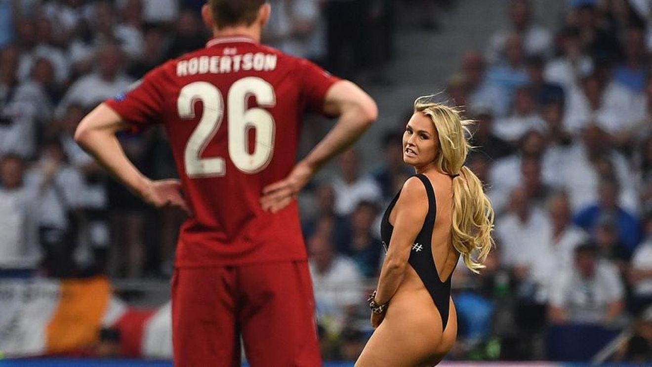 Kinsey Wolanski a explicat pas cu pas cum a intrat pe  teren la finala Ligii Campionilor! A primit mesaje de la fotbaliști + reacția tatălui blondei: "Era bucuros că n-am fost goală" | FOTO&VIDEO