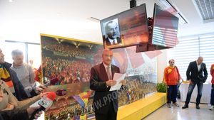 FOTO Magazin și cafenea pentru suporterii echipei naționale, deschise în curtea Casei Fotbalului