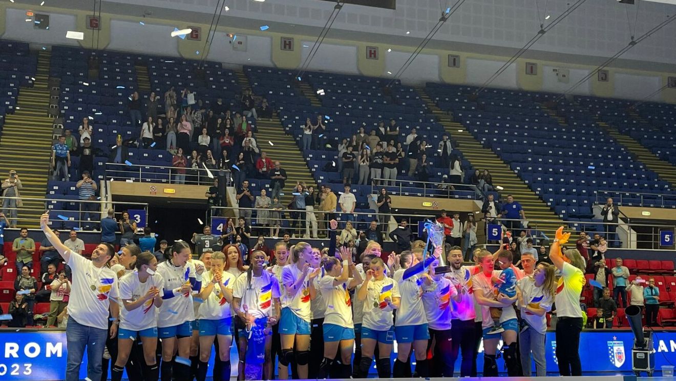 Jucătoarele de la CSM București și-au primit medaliile de campioane după victoria cu CSM Slatina din Liga Florilor, 31-21! După triumf, Cristina Neagu și-a dezvăluit marele vis: „Îmi doresc mult”