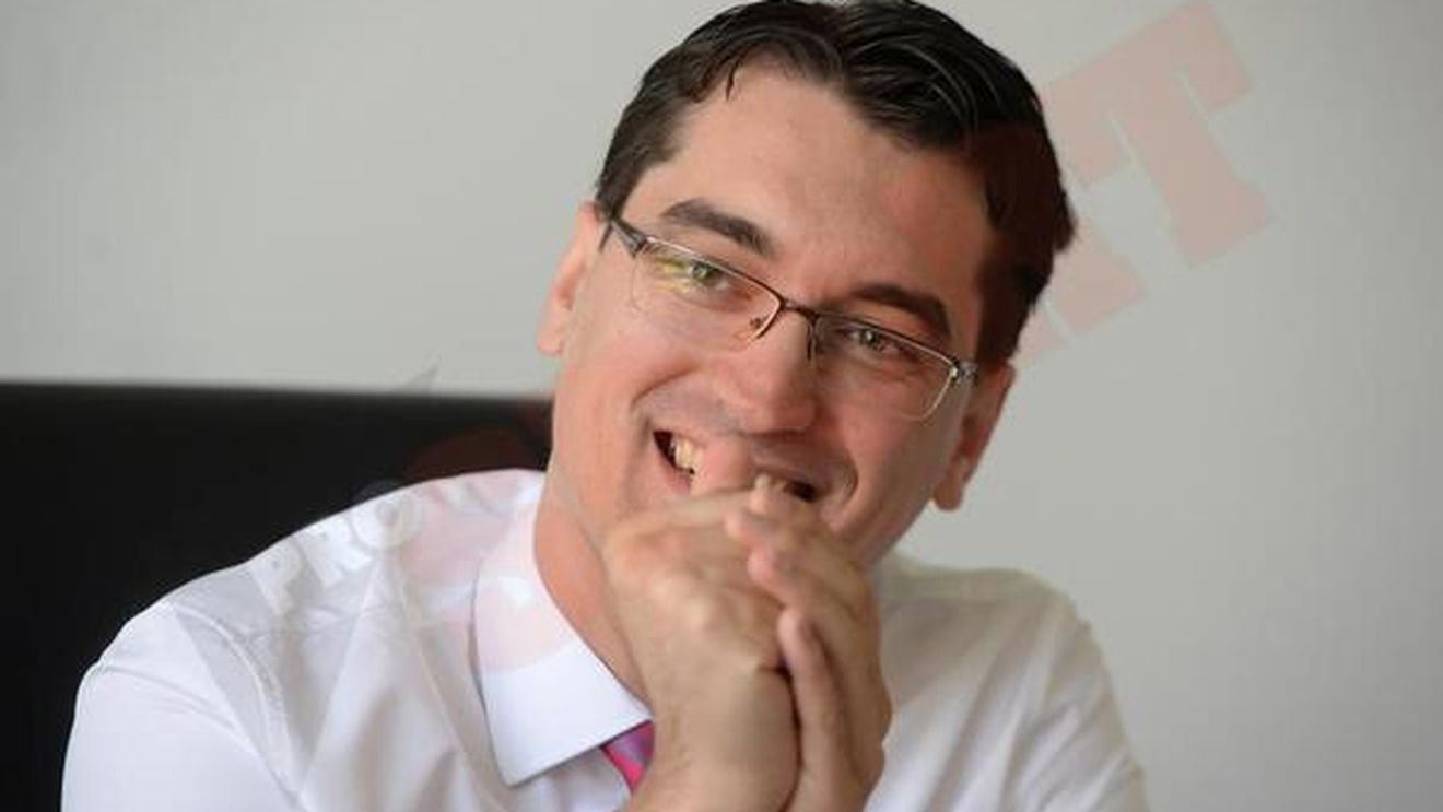 Cornel Dinu, despre Răzvan Burleanu: "Are un clișeu de discurs. Nu era deloc indicat să conducă acum fotbalul românesc"