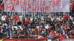 11 ani mai târziu... Drama fără răspuns trăită de oficialul lui Dinamo care a fost lângă Cătălin Hîldan când „Unicul Căpitan” s-a stins pe teren. Fiul său s-a sinucis. „Am încercat să aflu cam ce s-a putut și, mai multă lume mi-a zis să o las așa, că de înviat nu o să-l mai învii și cine știe ce mai aflu” | VIDEO EXCLUSIV