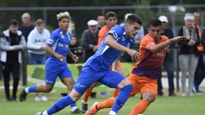Ianis Hagi s-a accidentat în ultima partidă a lui Genk! A fost scos de pe teren în a doua repriză