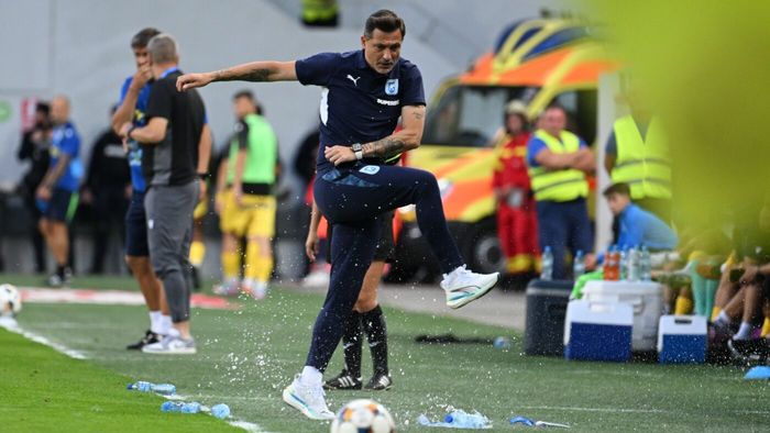Discurs zguduitor al lui Mirel Rădoi în vestiarul Universității Craiova! „Nu vă luați după ei: ca pe un cal, un an de zile! Știți ce-am găsit eu la Steaua?”. EXCLUSIV