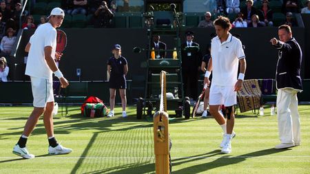 Nu au mai repetat meciul istoric de anul trecut!** Isner l-a învins pe Mahut la Wimbledon, după "doar" două ore de joc