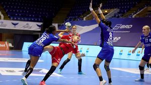 Confruntare istorică în Liga Campionilor: CSM București și SCM Rm. Vâlcea vor fi adversare în optimile de finală ale competiției!