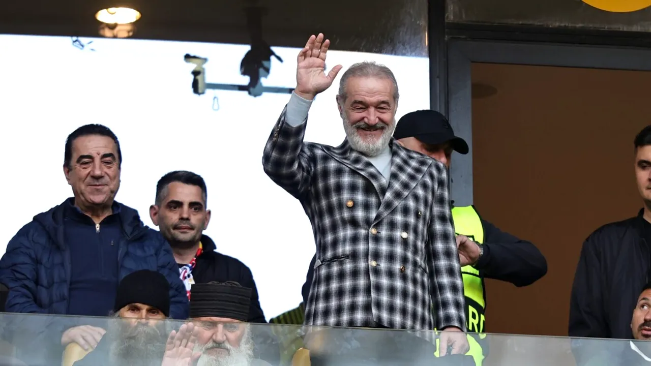 Gigi Becali, apariție spectaculoasă. Imaginile serii de la Arena Națională, alături de cei care l-au însoțit: „Ei sunt frații mei”