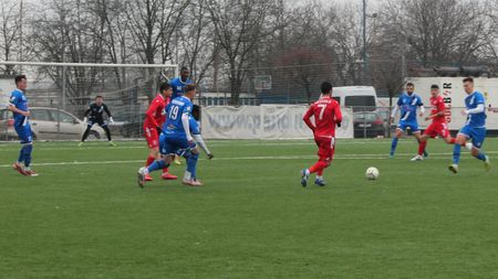 Două dintre echipele angrenate în hora retrogradării privesc, oarecum, diferit retragerea clubului Turris Oltul din Liga 2. Cum se modifică clasamentul