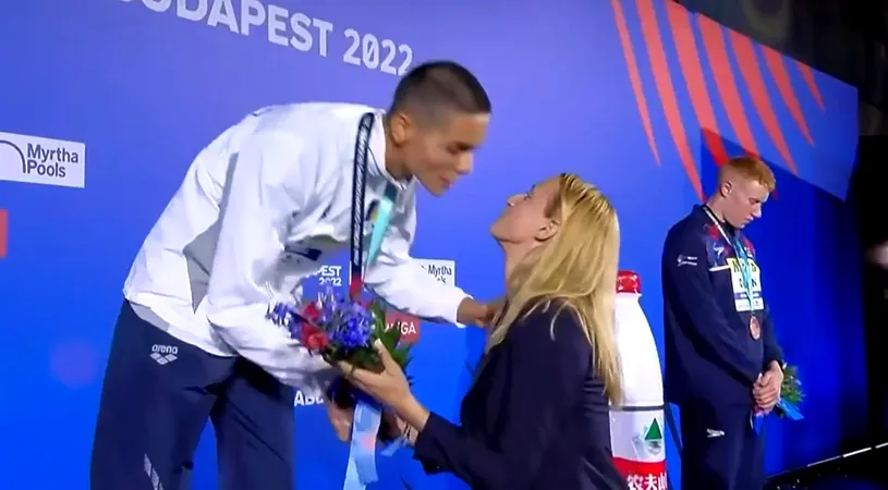 Poveste fabuloasă! De ce nu a reușit Camelia Potec să-l premieze pe David Popovici, la Campionatul Mondial: „I-am dat doar florile” | VIDEO