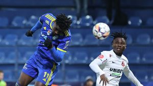 FC Hermannstadt - Unirea Slobozia 1-1, în etapa 1 din play-out-ul Superligii. Neguț și Perianu au marcat într-o partidă închisă, iar ambele echipe pleacă cu câte un punct de la Sibiu.