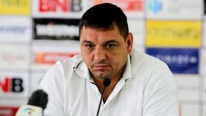 Ionel Ganea distruge doi atacanți de la Rapid: „Unul zici că e de-o seamă cu mine, celălalt cu Daniel Niculae! Nemec e peste amândoi”