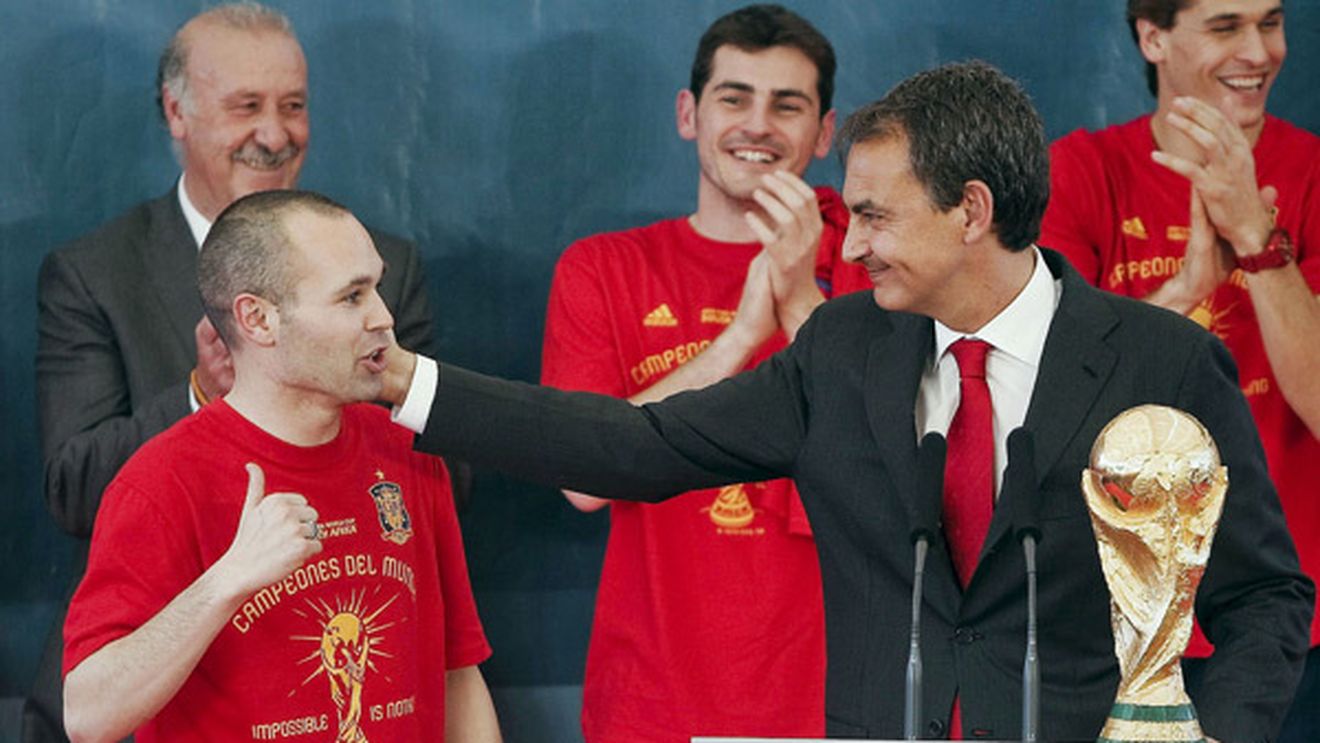 Iniesta, favorit la câștigarea "Balonului de Aur FIFA"! **Ar putea fi al doilea spaniol care ia trofeul, după Suarez