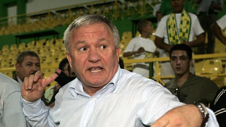 "Serea a venit cu temă de la Sandu!** Era prin vestiarul CFR-ului!"