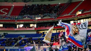 Nu mai e ca la Hoffenheim. Suporterii români nu s-au înghesuit la Lyon - FCSB și dau vina pe francezi: „Nu se face așa!”. EXCLUSIV