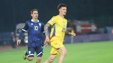 După „jaful” lui Danny Makkelie, a venit „recitalul” polonezului Damian Sylwestrzak în San Marino - România! A dat două penalty-uri pentru faulturi la Dennis Man și ne-a refuzat unul pentru henț, deși a fost chemat la VAR