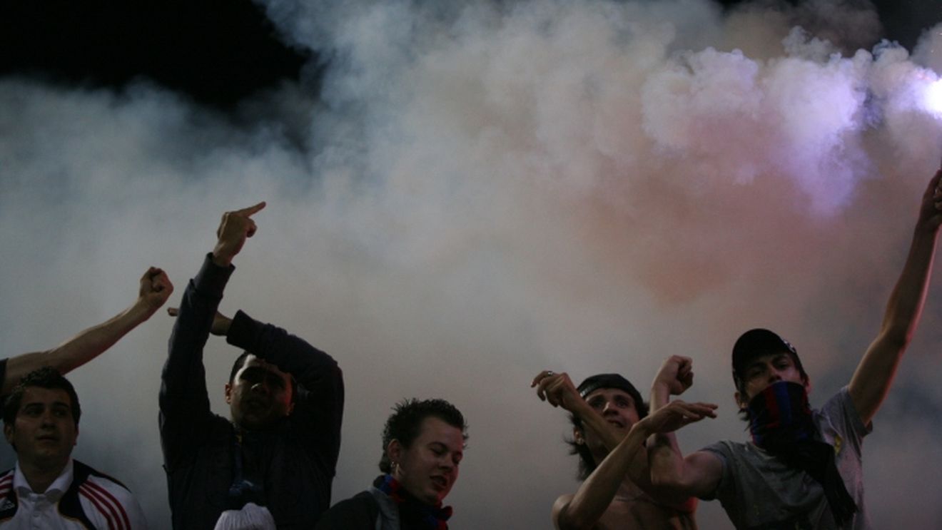 Fanii Stelei către Cristiano Bergodi:** „Nu te băga!"