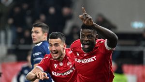 Eddy Gnahore, mijlocașul lui Dinamo, reverență după includerea în Echipa Sezonului Regular: „Fără aceste două lucruri nu ar fi fost posibil”. EXCLUSIV