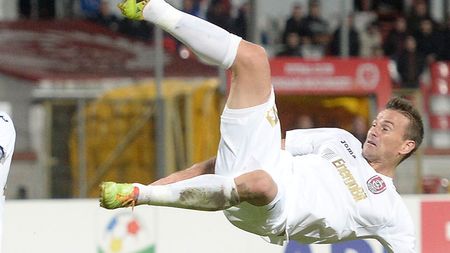 Riscă să aibă Mutu soarta lui Rădoi? "Mai devreme sau mai târziu, se va vedea lipsa de experiență"