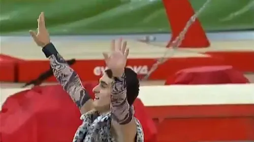 A ridicat sala în picioare!** VIDEO Drăgulescu a cucerit publicul printr-un exercițiu nebun la sol: a dansat pe Gangnam Style și l-a imitat pe Michael Jackson