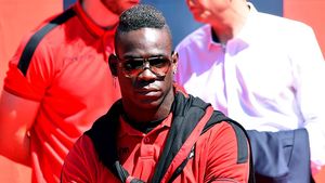 Mario Balotelli a comis-o din nou: glumă șocantă, despre un viol, cu o concurentă de la Big Brother din Italia!