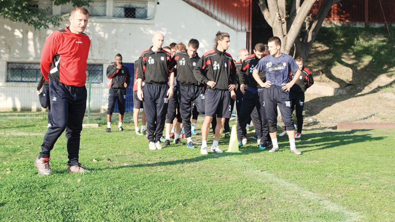 Toate secretele liderului Ligii 1! **Dorinel uimește: Mutu? Rezervă la națională"