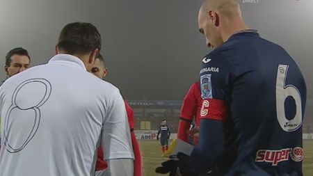 ASA - ACS Poli 2-4. Timișorenii câștigă pe un teren jalnic și sunt aproape calificați finala Cupei Ligii. Ca la noi la nimeni! Soluția inedită găsită  pentru ca meciul să se joace: tricouri desenate cu carioca