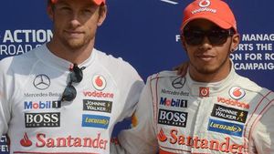 Lewis Hamilton și Jenson Button rup tăcerea: "De când mă aflu aici acesta e cel mai slab an"