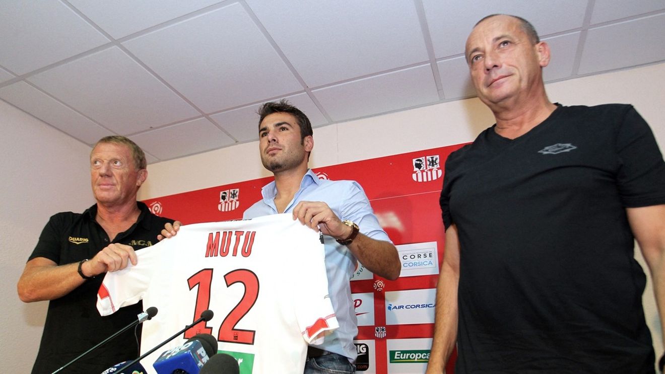 Prima reacție a lui Adrian Mutu după ce fostul său şef a fost ucis la înmormântarea mamei lui