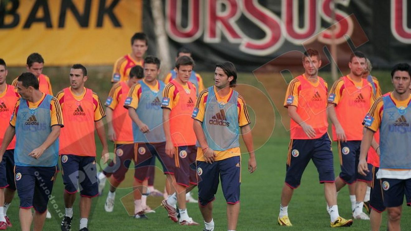 Lucescu a împărțit tricolorii în două echipe pentru un joc școală!** VEZI FORMAȚIILE