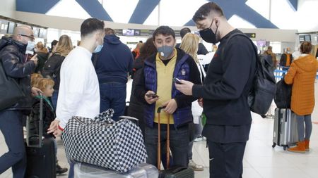 Petrecere de milioane la Dubai! Cosmin Olăroiu, vacanță de lux alături de fiul său, de Patrick Borcea și de omul de încredere al lui Gigi Becali | FOTO EXCLUSIV