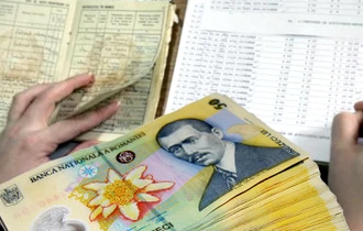 Am făcut calculul! Câți bani va primi un român, dacă are o vechime de 26 de ani cu carte de muncă