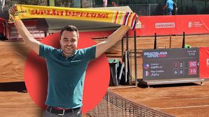 ProSport, pe urmele noului nume important din tenisul românesc! O galerie numeroasă și cunoscutul comentator sportiv i-au făcut galerie în Slovacia: „O să merg direct la Wimbledon”. EXCLUSIV