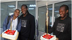 FOTO: Party în vestiarul lui Dinamo. Elton și Thicot și-au sărbătorit zilele de naștere