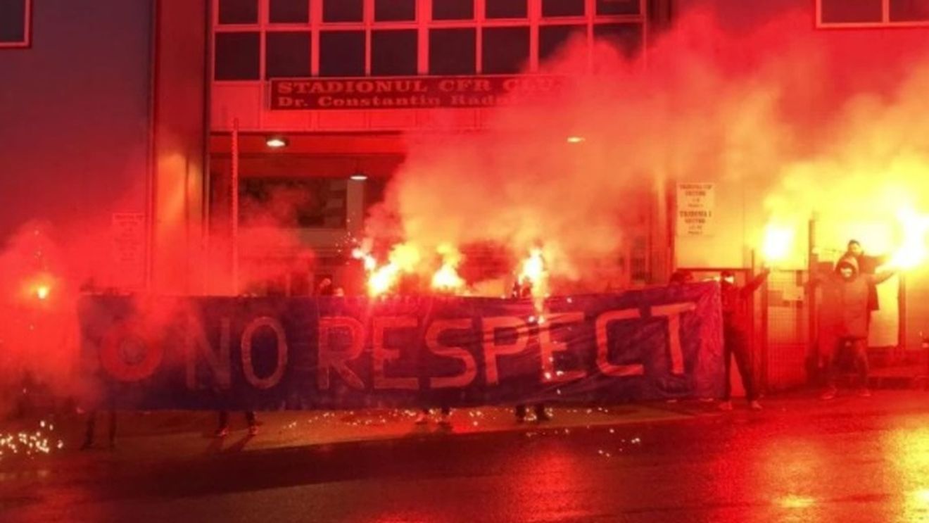 Fanii lui CFR Cluj, protest înaintea partidei cu FCSB! Suporterii ardeleni au ironizat UEFA, după arbitrajul din partida cu Young Boys