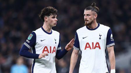 Incredibil ce a reuşit Radu Drăguşin. După câteva meciuri alături el, Real Madrid vrea să-l transfere