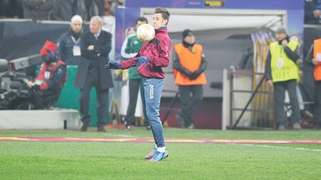 Un junior pe bancă!** Pentru a completa foaia de joc, Paulo Sergio a fost nevoit să apeleze la puștiul Păun