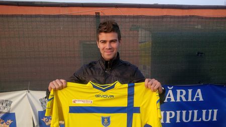 "Trădare" la Brașov! Fundașul Ovidiu Mendizov a lăsat echipa lui Ilie Stan pentru Corona