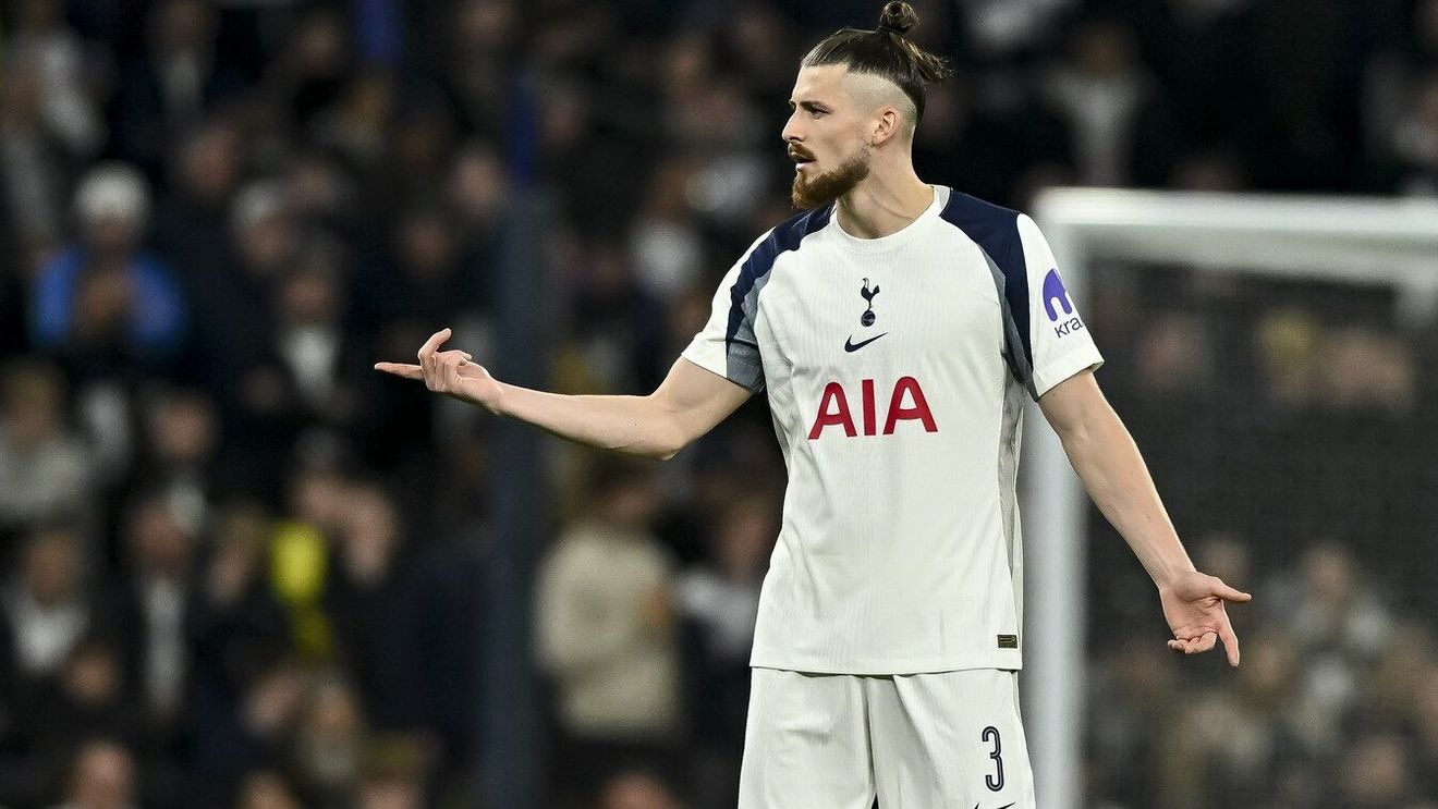 Radu Drăgușin așteaptă vestea cea mare. Tottenham e gata să-l îmbrace în aur pe fostul fotbalist de la CFR Cluj
