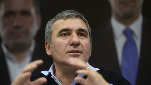 Hagi, după debutul cu gol al lui Florin Tănase: "Poate duce presiunea numărului 10". "Regele" anunță: "Din vară vreau să revin pe bancă"